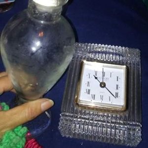 Crystal quarts clock